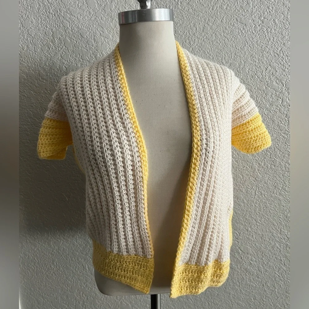 Handmade Crocheted cream w Yellow Trim sweater Cardigan Women’s Size Medium M